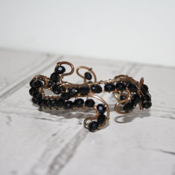 Beautiful gold wire and black beaded cuff bracelet one size - Picture 2 of 3